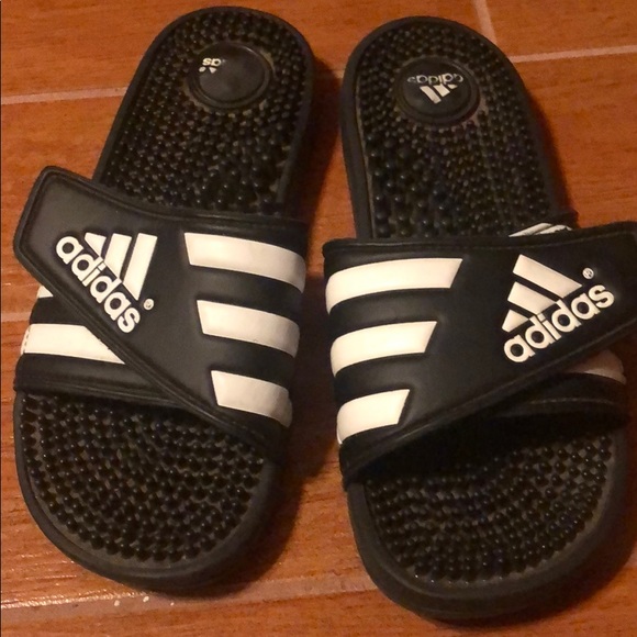 adidas Shoes - Adidas Slides in good condition size 6.